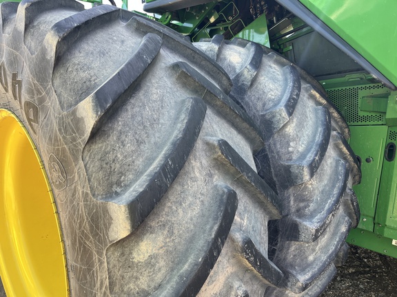 2024 John Deere X9 1000 Combine