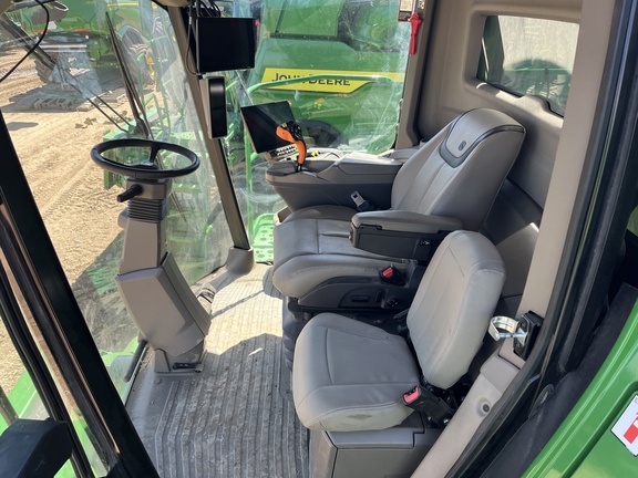 2024 John Deere X9 1000 Combine