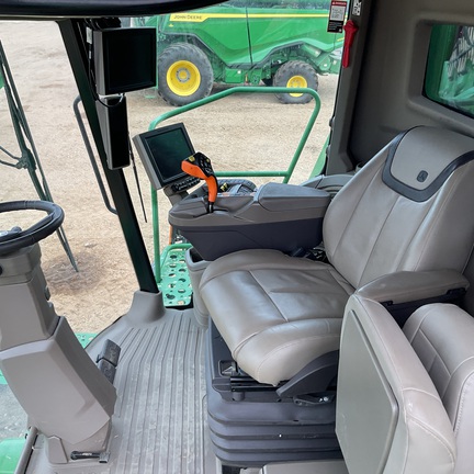 2023 John Deere X9 1000 Combine