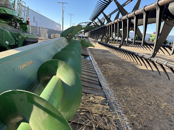 2020 John Deere 745FD Header Combine