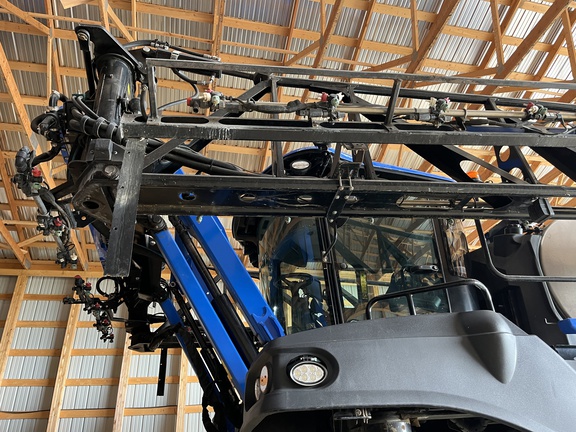 2022 New Holland SP410F GUARDIAN Sprayer/High Clearance