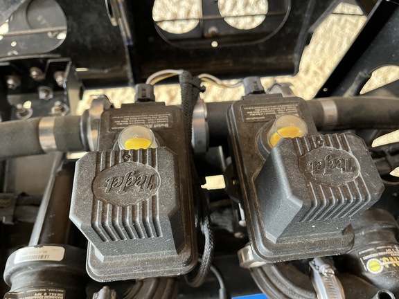 2022 New Holland SP410F GUARDIAN Sprayer/High Clearance