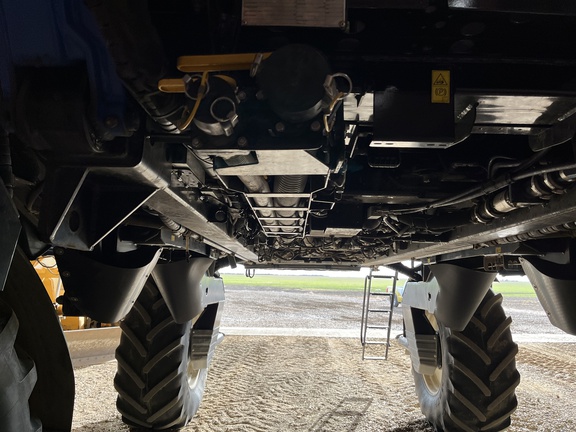 2022 New Holland SP410F GUARDIAN Sprayer/High Clearance