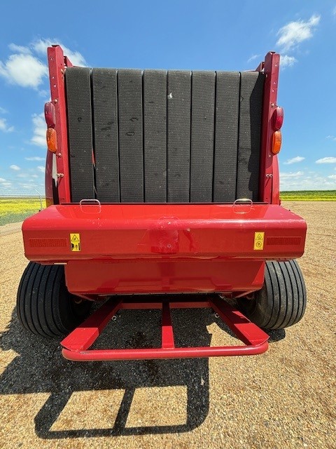 2016 New Holland Roll Belt 560 Baler/Round