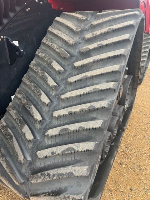 2024 Case IH Steiger 715 AFS Quad Tractor 4WD