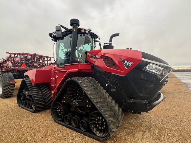 2024 Case IH Steiger 715 AFS Quad Tractor 4WD