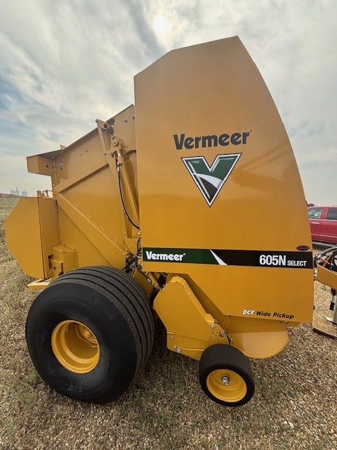 2023 Vermeer 605N-1000 Baler/Round
