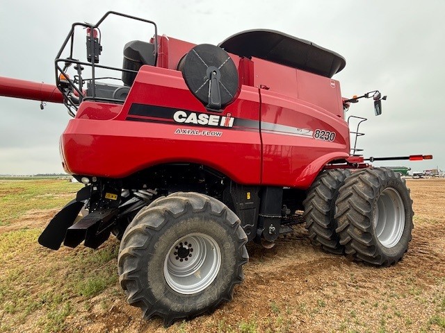 2013 Case IH 8230 Combine