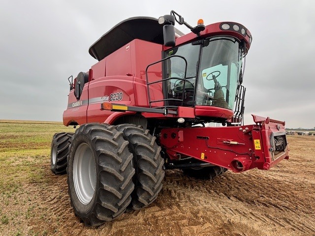 2013 Case IH 8230 Combine