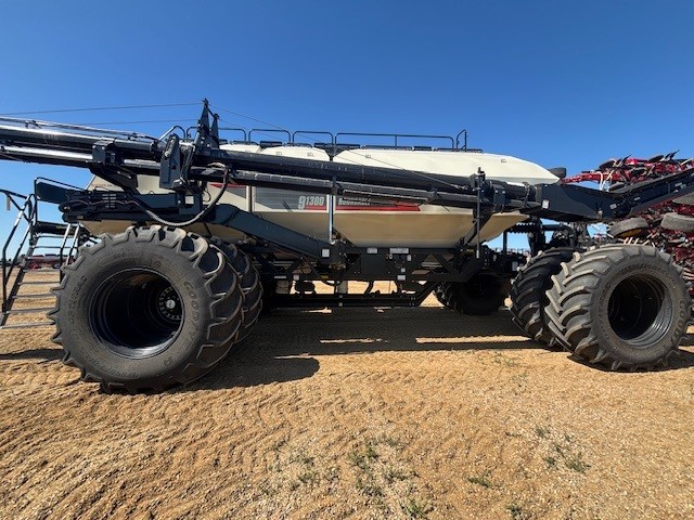 2022 Bourgault 3335-76-12 & 91300 Air Drill