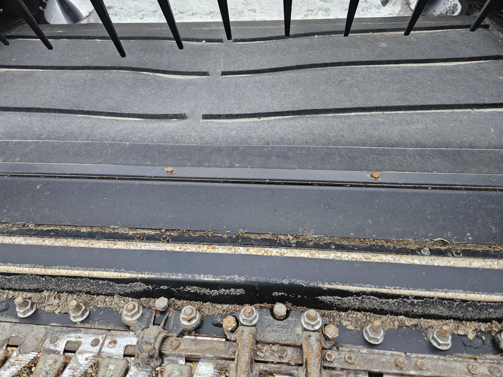 2022 MacDon FD240 Header Draper Flex