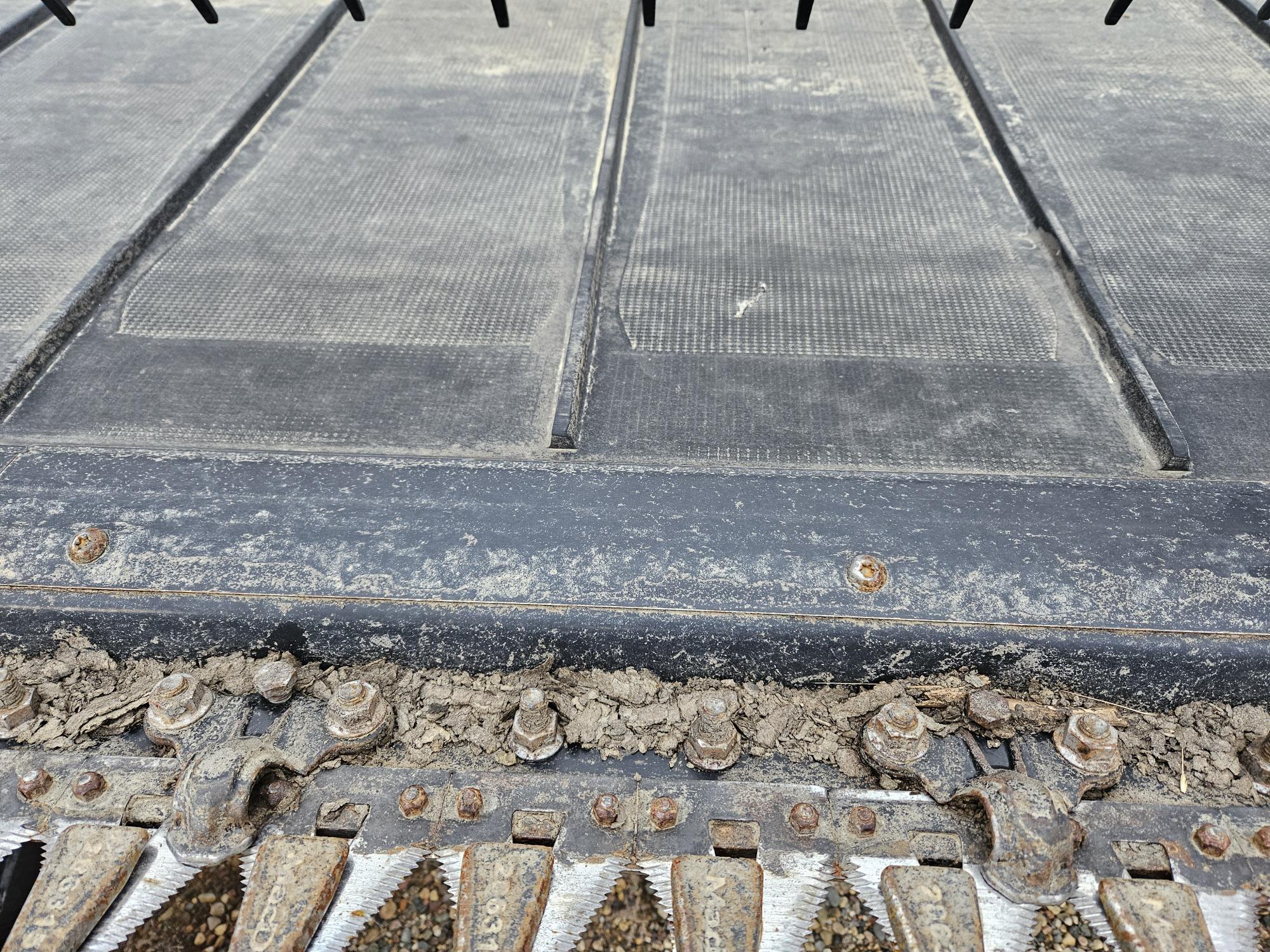 2022 MacDon FD240 Header Draper Flex