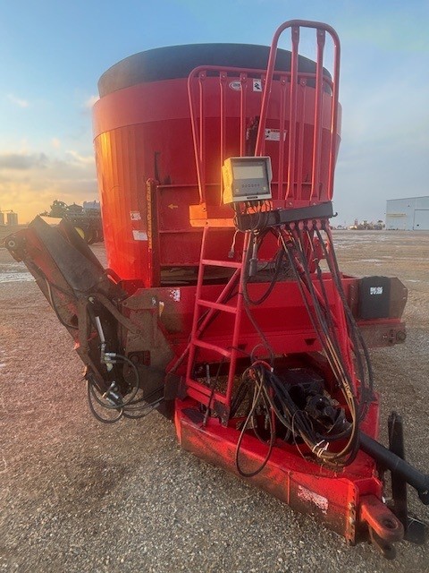 2014 NDE 2656 Vertical Feed Mixer