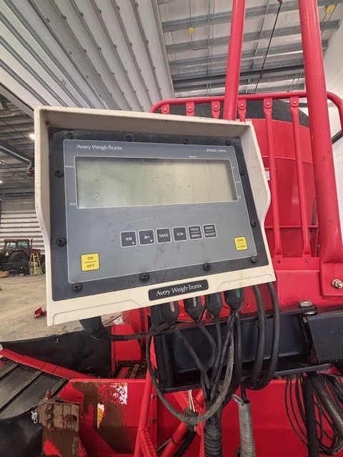 2014 NDE 2656 Vertical Feed Mixer