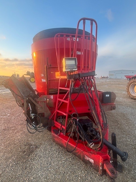 2014 NDE 2656 Vertical Feed Mixer