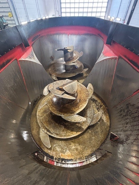 2014 NDE 2656 Vertical Feed Mixer