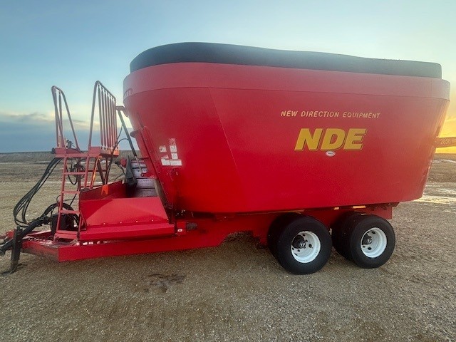 2014 NDE 2656 Vertical Feed Mixer
