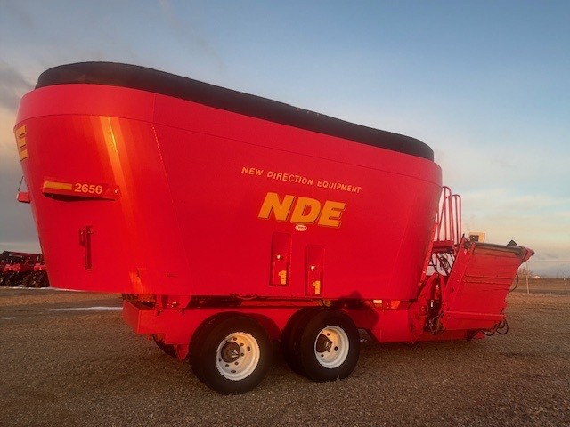 2014 NDE 2656 Vertical Feed Mixer