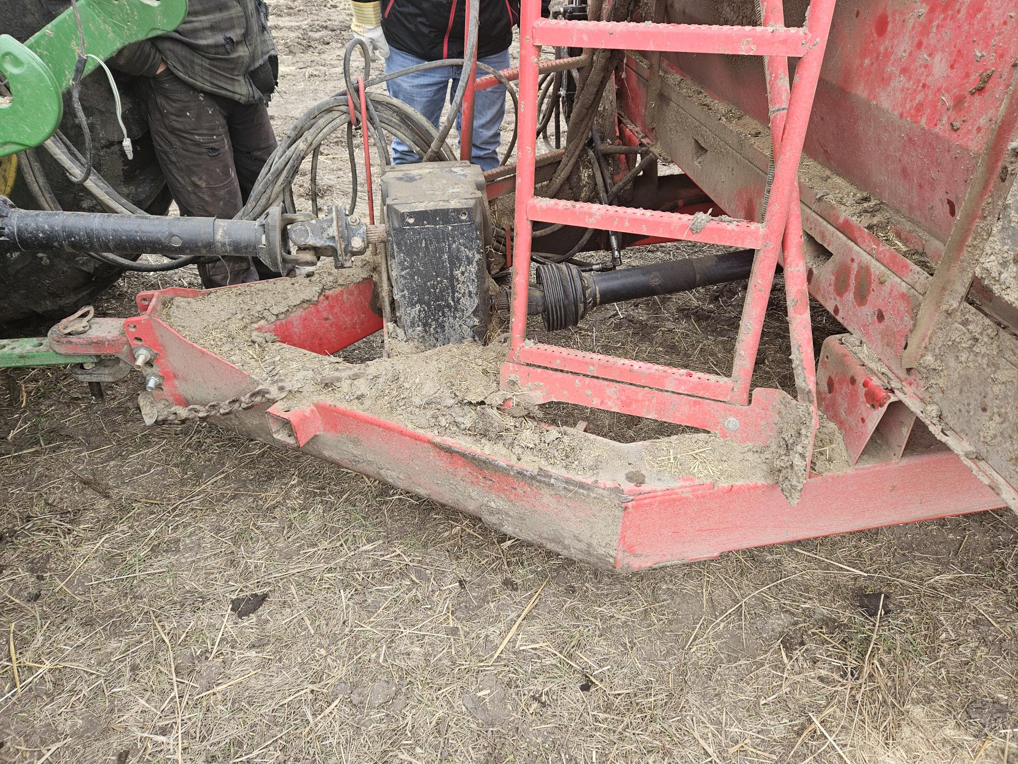 2014 NDE 2656 Vertical Feed Mixer