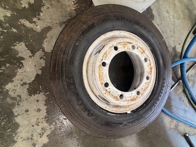 2014 NDE 2656 Vertical Feed Mixer