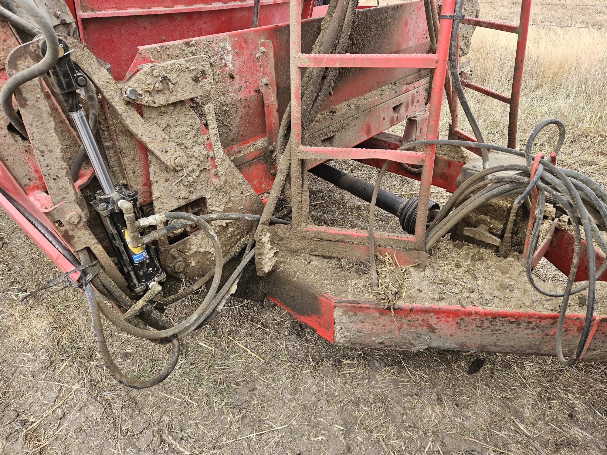 2014 NDE 2656 Vertical Feed Mixer