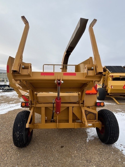 2015 Haybuster 2564 Bale Processor