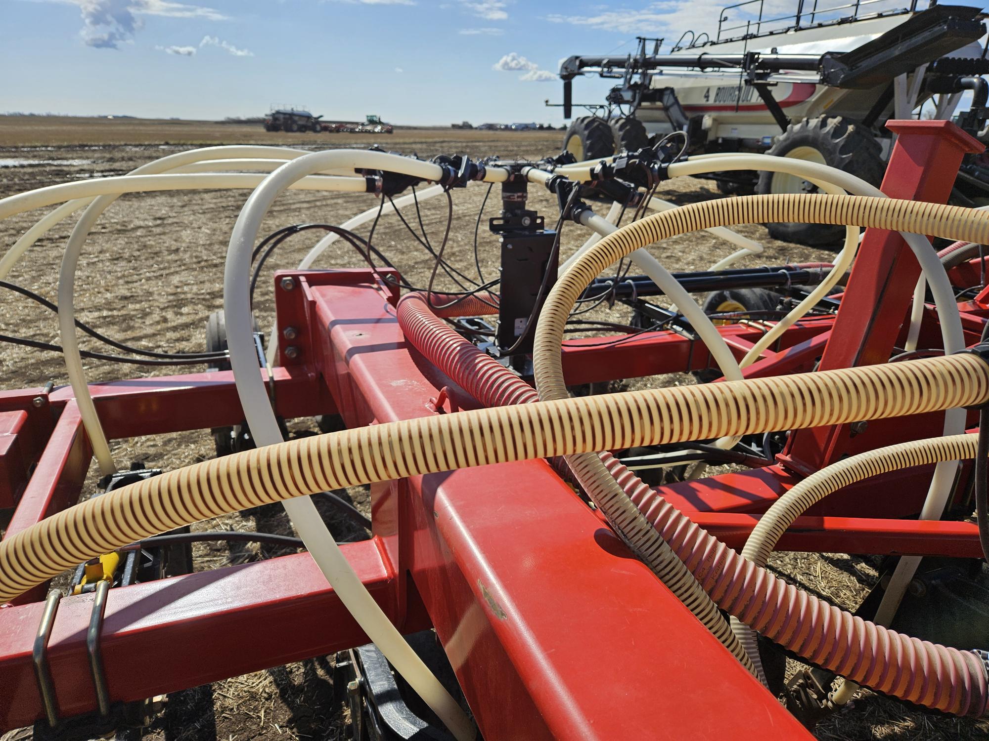 2014 Bourgault 3320-76-12 Air Drill