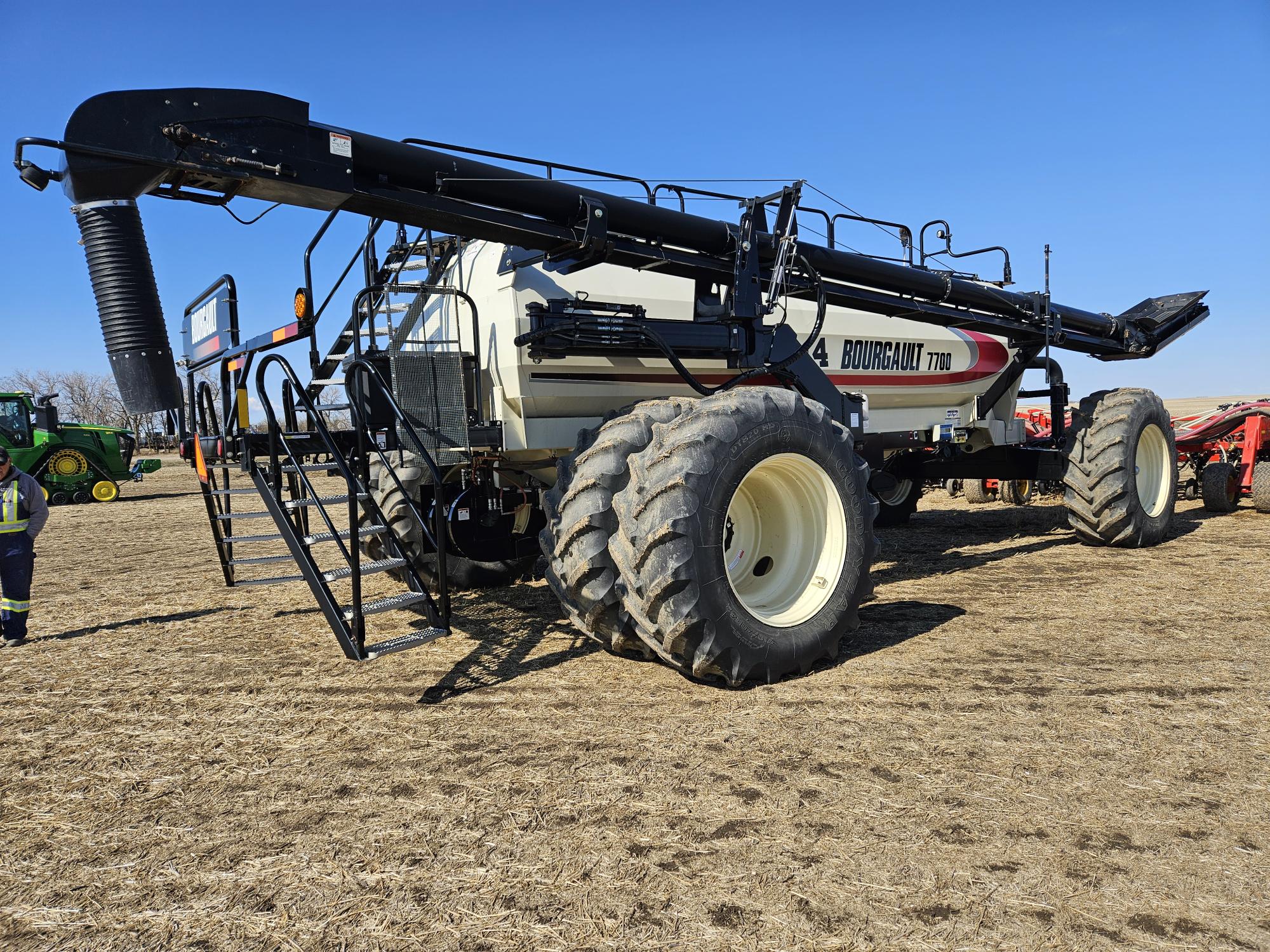 2014 Bourgault 3320-76-12 & 7700 Air Drill