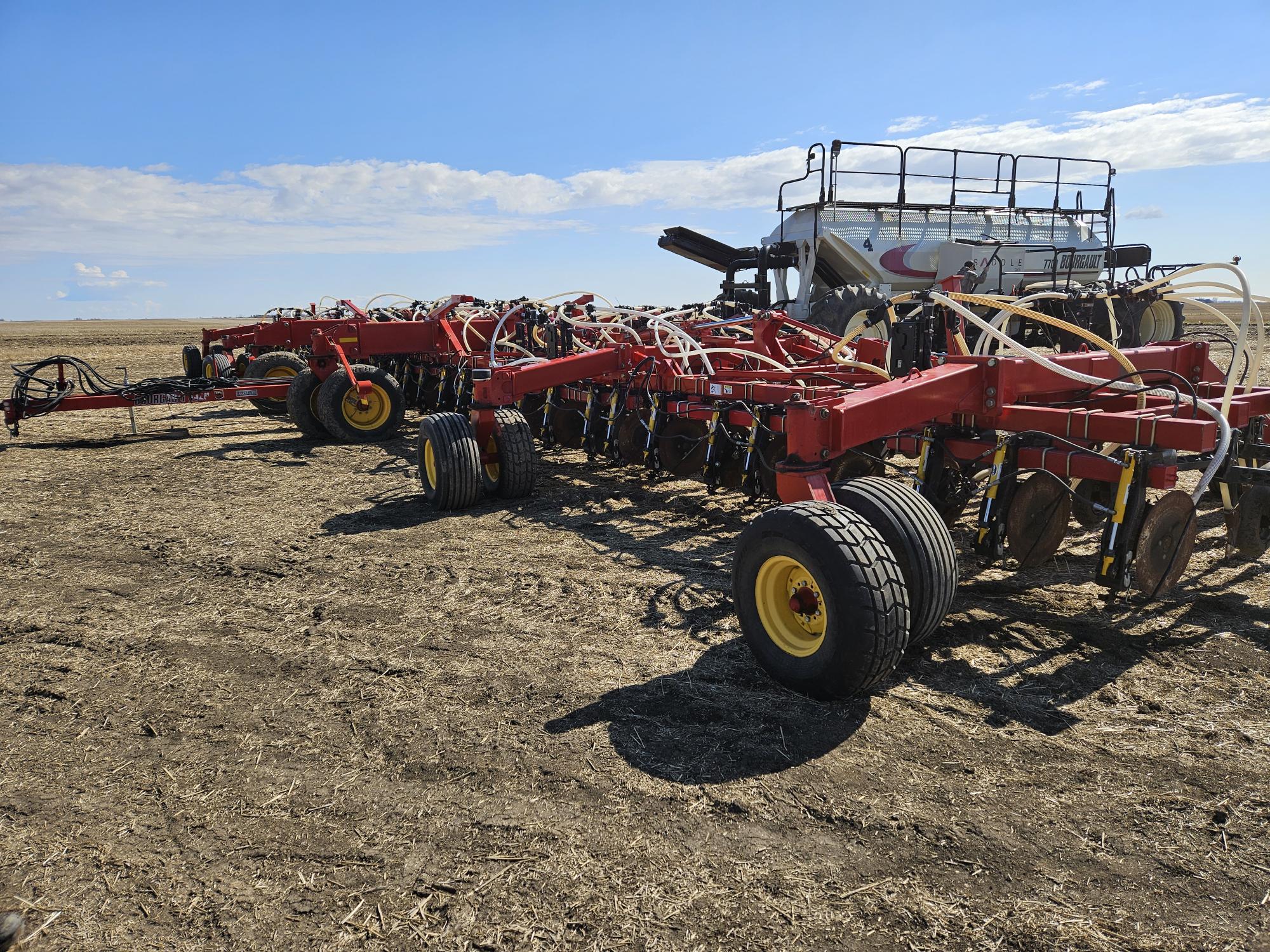 2014 Bourgault 3320-76-12 & 7700 Air Drill