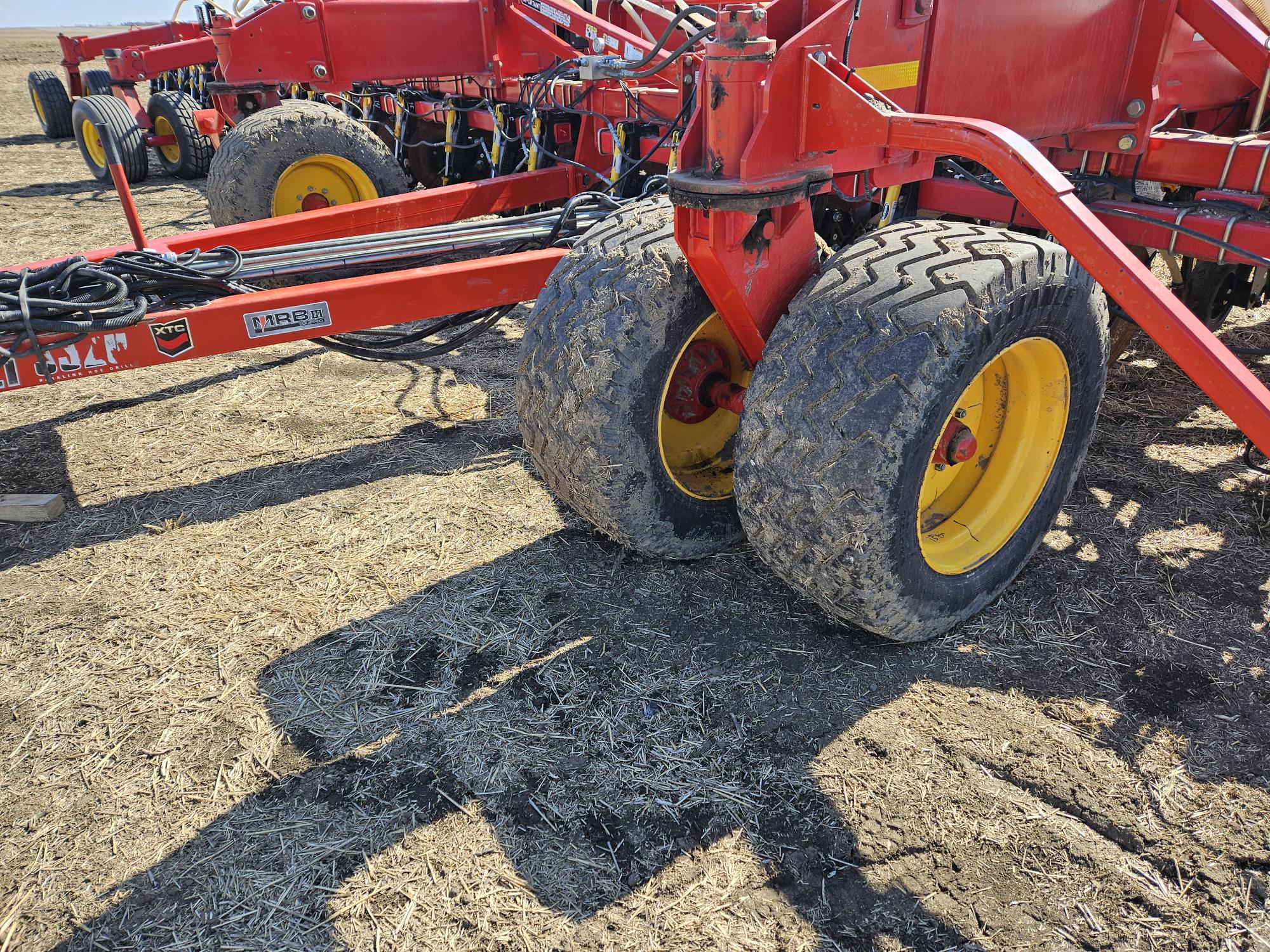 2014 Bourgault 3320-76-12 & 7700 Air Drill