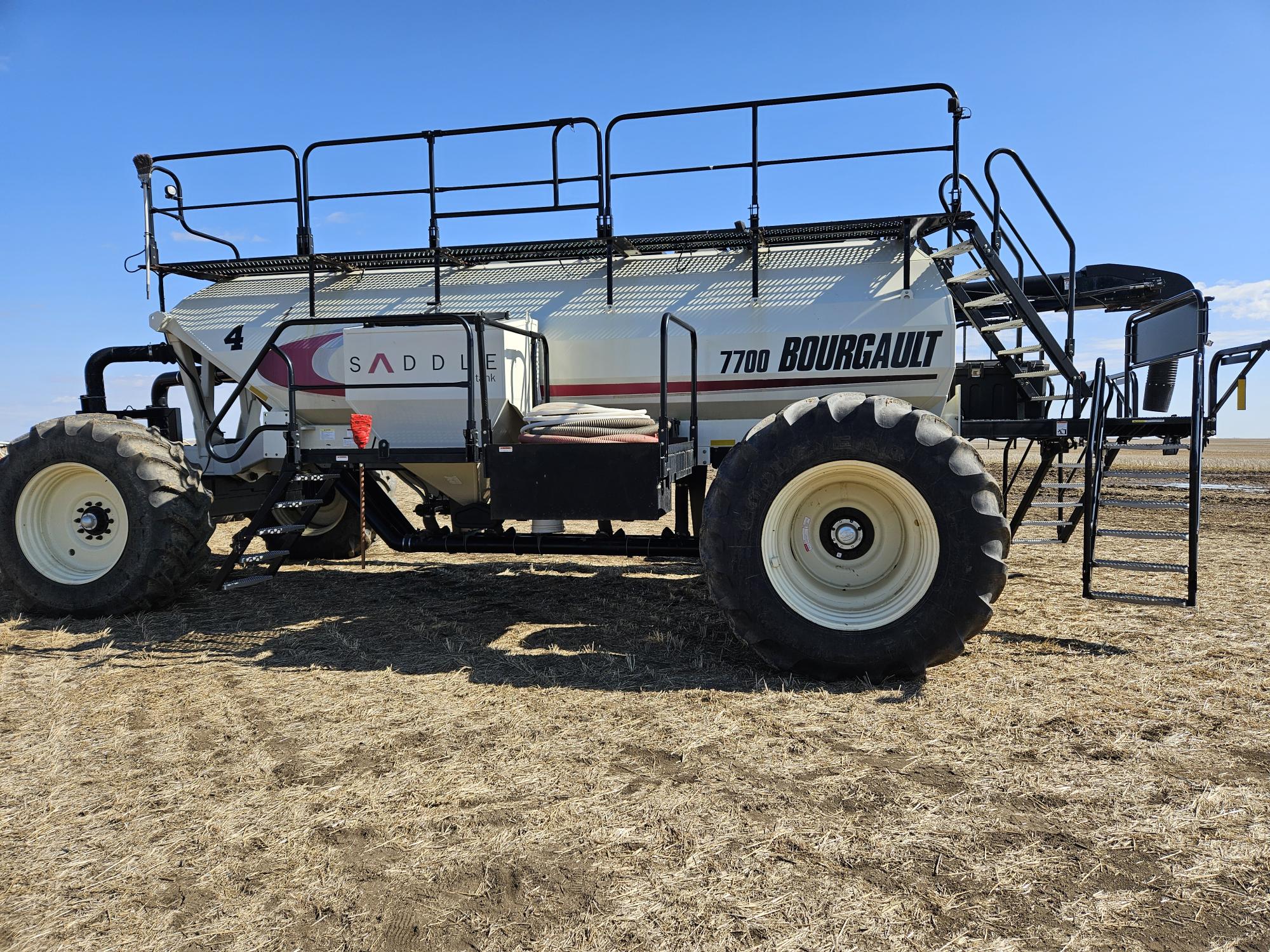 2014 Bourgault 3320-76-12 & 7700 Air Drill