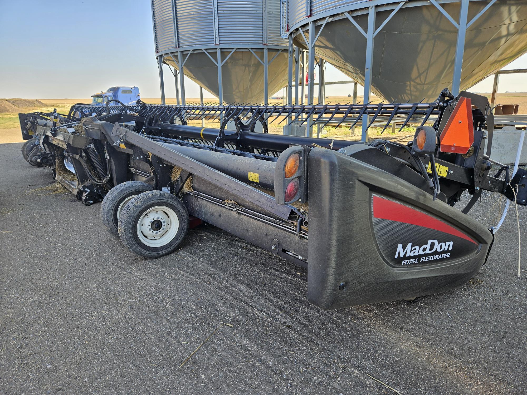 2018 MacDon FD75-40 Header Draper Flex