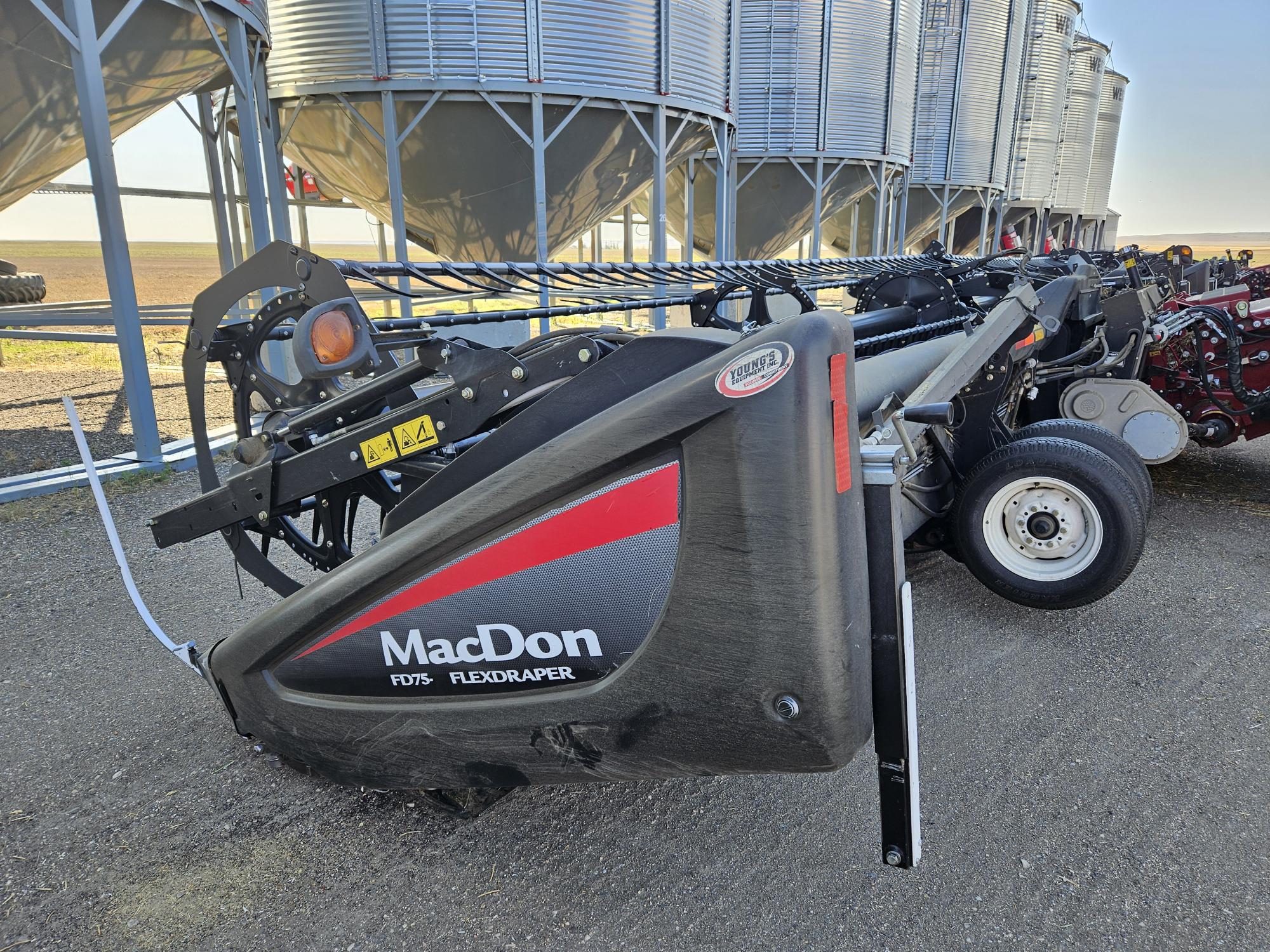 2017 MacDon FD75-40 Header Draper Flex