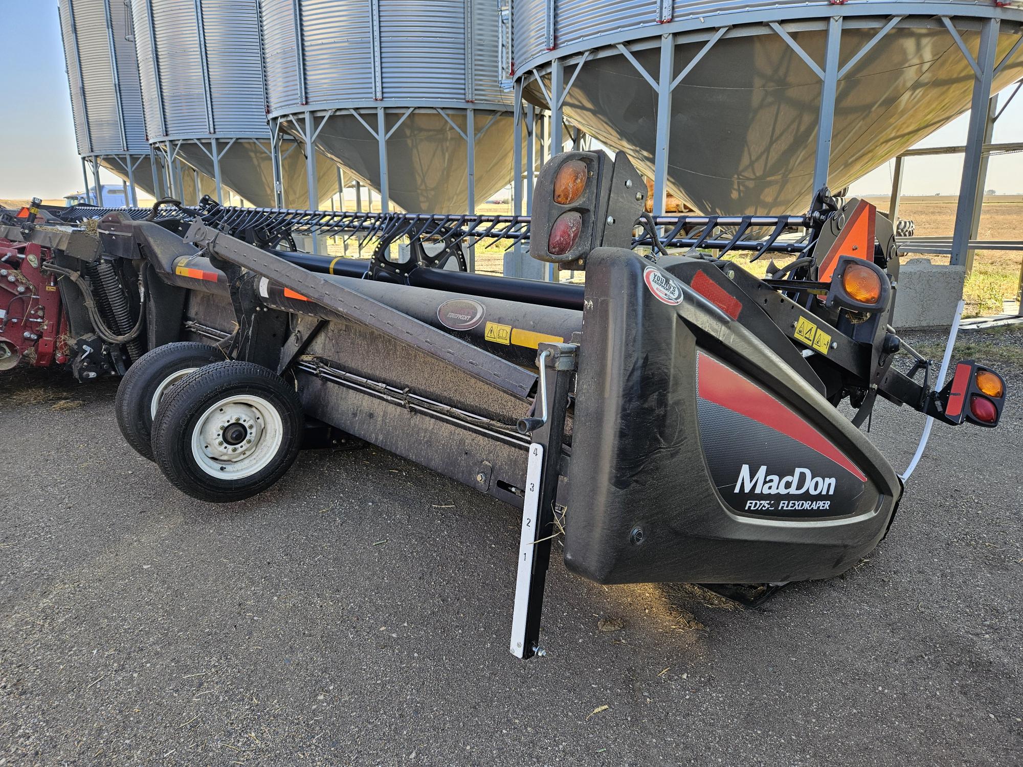 2017 MacDon FD75-40 Header Draper Flex