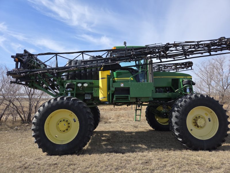 2001 John Deere 4710 Sprayer/High Clearance