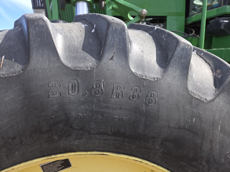 2001 John Deere 4710 Sprayer/High Clearance