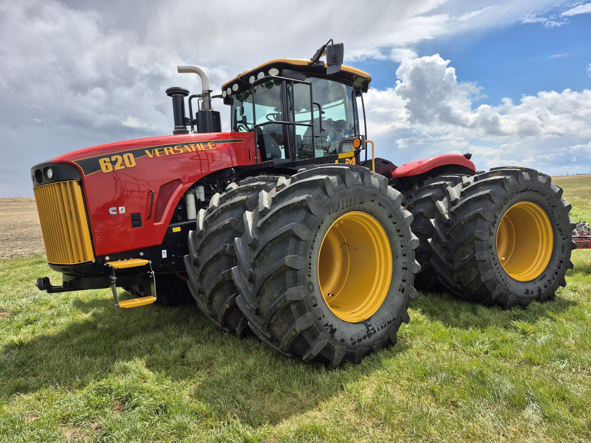 2023 Versatile 620 Tractor 4WD