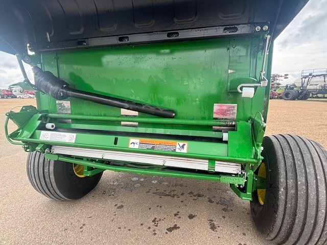 2018 John Deere 560M Baler/Round