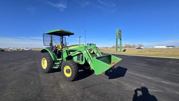 2004 John Deere 5320 Tractor