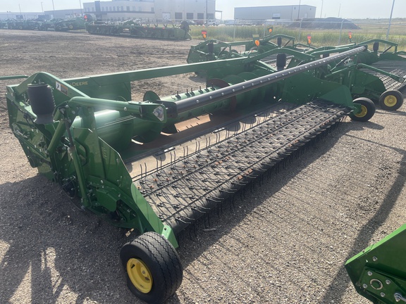 2017 John Deere 615P Header Combine