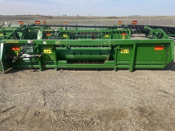 2017 John Deere 615P Header Combine