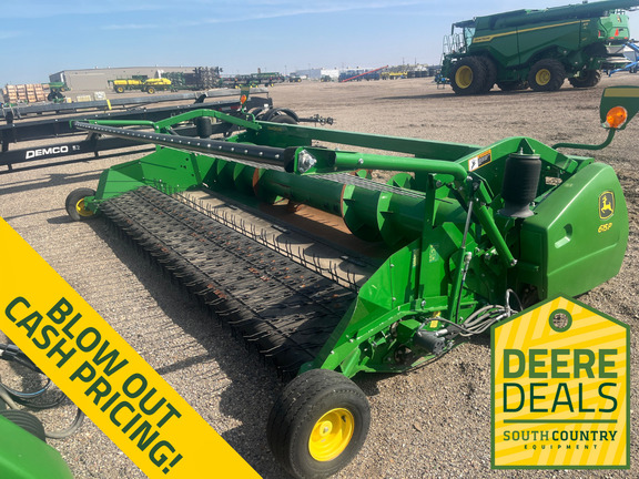 2017 John Deere 615P Header Combine
