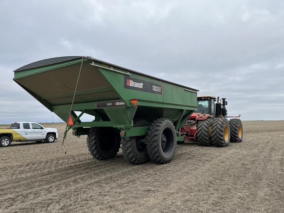 2017 Brandt 1322XR Grain Cart