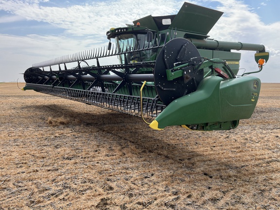 2018 John Deere 640FD Header Combine