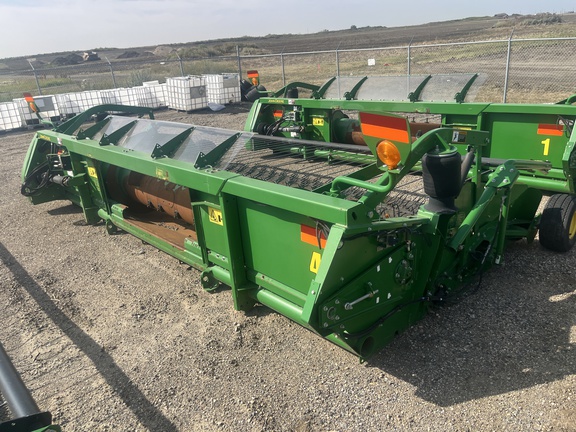 2014 John Deere 615P Header Combine
