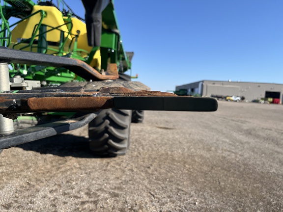 2013 John Deere 1870 W/ 2023 C650 Air Seeder