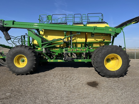 2013 John Deere 1870 W/ 2023 C650 Air Seeder