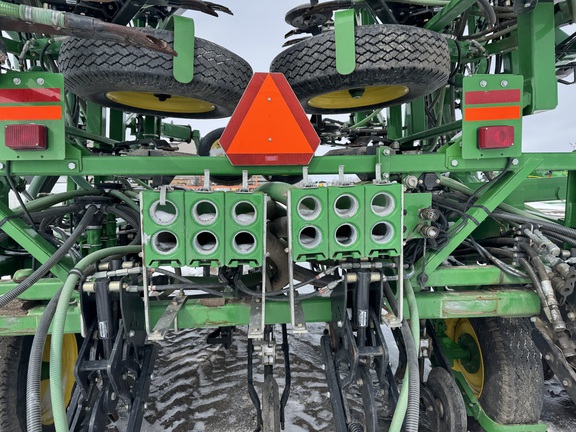2013 John Deere 1870 Air Seeder