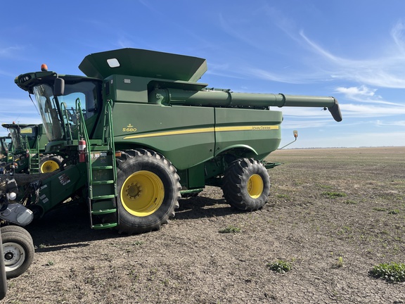 2015 John Deere S680 Combine