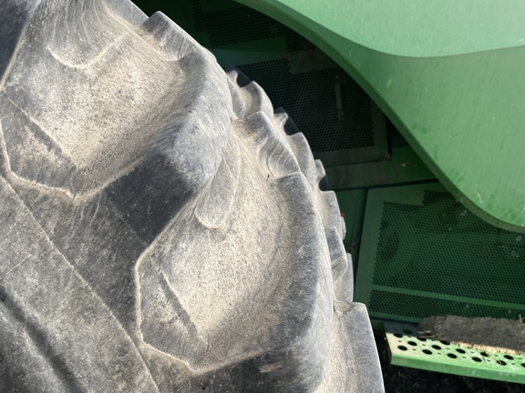 2015 John Deere S680 Combine